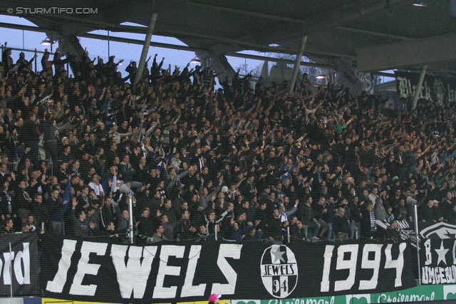 Sturm Graz - Salzburg
Oesterreichische Fussball Bundesliga, 30. Runde,  SK Sturm Graz - RB Salzburg, Stadion Liebenau Graz, 14.04.2012. 

Foto zeigt Fans von Sturm
