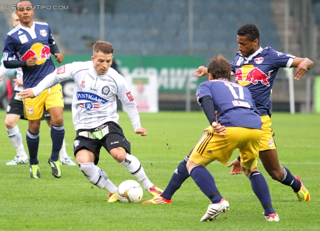 Sturm Graz - Salzburg
Oesterreichische Fussball Bundesliga, 30. Runde,  SK Sturm Graz - RB Salzburg, Stadion Liebenau Graz, 14.04.2012. 

Foto zeigt Christoph Kroepfl (Sturm) und Andreas Ulmer (Salzburg)
