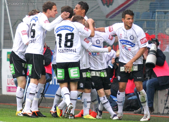 Sturm Graz - Salzburg
Oesterreichische Fussball Bundesliga, 30. Runde,  SK Sturm Graz - RB Salzburg, Stadion Liebenau Graz, 14.04.2012. 

Foto zeigt Florian Neuhold (Sturm), Joachim Standfest (Sturm, Florian Kainz (Sturm)) und Haris Bukva (Sturm)
Schlüsselwörter: torjubel