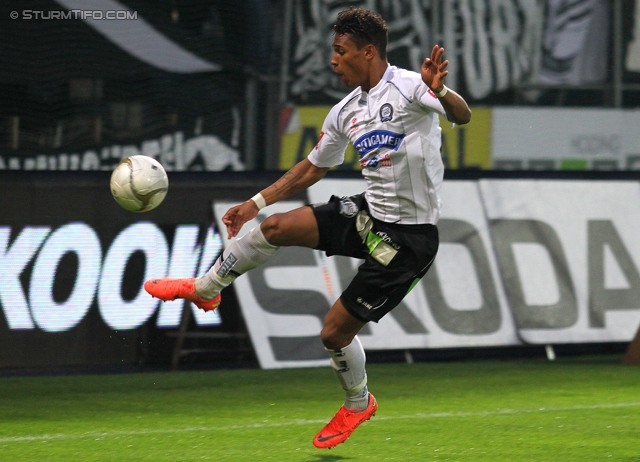 Sturm Graz - Salzburg
Oesterreichische Fussball Bundesliga, 30. Runde,  SK Sturm Graz - RB Salzburg, Stadion Liebenau Graz, 14.04.2012. 

Foto zeigt Rubin Rafael Okotie (Sturm)
