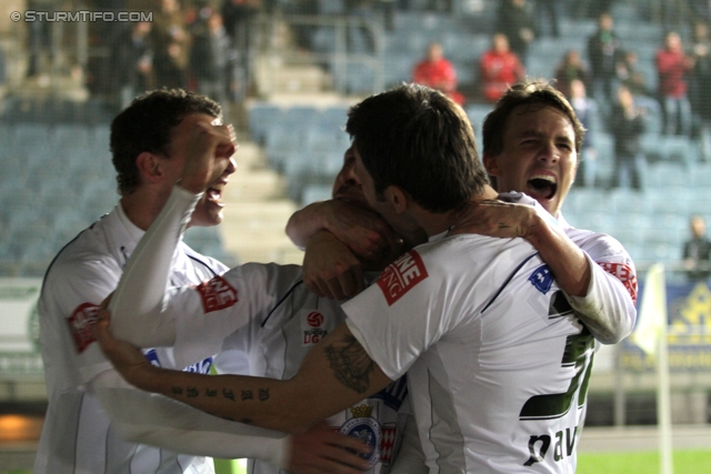 Sturm Graz - Salzburg
Oesterreichische Fussball Bundesliga, 30. Runde,  SK Sturm Graz - RB Salzburg, Stadion Liebenau Graz, 14.04.2012. 

Foto zeigt Patrick Wolf (Sturm), Srdjan Pavlov (Sturm) und Andreas Hoelzl (Sturm)
Schlüsselwörter: torjubel