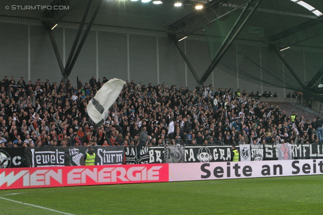 Rapid Wien - Sturm Graz
Oesterreichische Fussball Bundesliga, 31. Runde,  SK Rapid Wien - SK Sturm Graz, Gerhard Hanappi Stadion Wien, 22.04.2012. 

Foto zeigt Fans von Sturm
