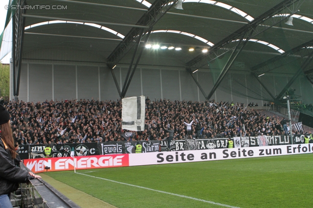 Rapid Wien - Sturm Graz
Oesterreichische Fussball Bundesliga, 31. Runde,  SK Rapid Wien - SK Sturm Graz, Gerhard Hanappi Stadion Wien, 22.04.2012. 

Foto zeigt Fans von Sturm
