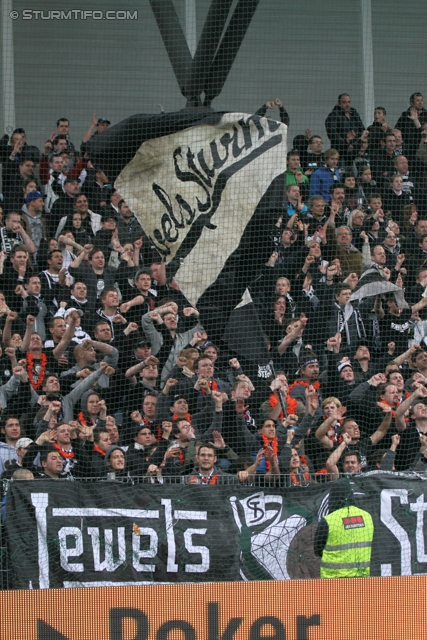 Rapid Wien - Sturm Graz
Oesterreichische Fussball Bundesliga, 31. Runde,  SK Rapid Wien - SK Sturm Graz, Gerhard Hanappi Stadion Wien, 22.04.2012. 

Foto zeigt Fans von Sturm
