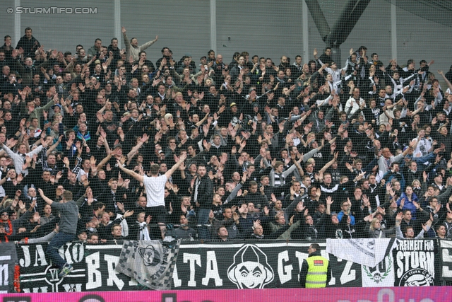 Rapid Wien - Sturm Graz
Oesterreichische Fussball Bundesliga, 31. Runde,  SK Rapid Wien - SK Sturm Graz, Gerhard Hanappi Stadion Wien, 22.04.2012. 

Foto zeigt Fans von Sturm
