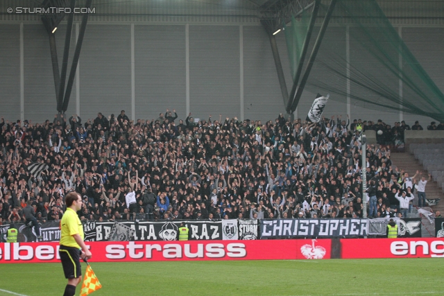 Rapid Wien - Sturm Graz
Oesterreichische Fussball Bundesliga, 31. Runde,  SK Rapid Wien - SK Sturm Graz, Gerhard Hanappi Stadion Wien, 22.04.2012. 

Foto zeigt Fans von Sturm
