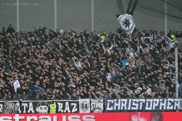 Rapid Wien - Sturm Graz
Oesterreichische Fussball Bundesliga, 31. Runde,  SK Rapid Wien - SK Sturm Graz, Gerhard Hanappi Stadion Wien, 22.04.2012. 

Foto zeigt Fans von Sturm
