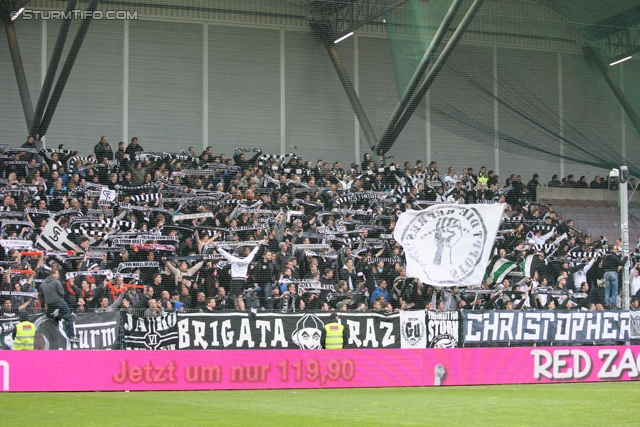 Rapid Wien - Sturm Graz
Oesterreichische Fussball Bundesliga, 31. Runde,  SK Rapid Wien - SK Sturm Graz, Gerhard Hanappi Stadion Wien, 22.04.2012. 

Foto zeigt Fans von Sturm
