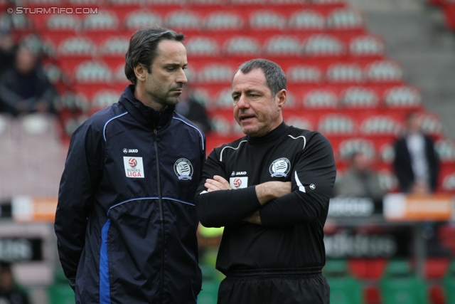 Rapid Wien - Sturm Graz
Oesterreichische Fussball Bundesliga, 31. Runde,  SK Rapid Wien - SK Sturm Graz, Gerhard Hanappi Stadion Wien, 22.04.2012. 

Foto zeigt Guenther Neukirchner (Co-Trainer Sturm) und Athanasios Puskuris (Teamarzt Sturm)
