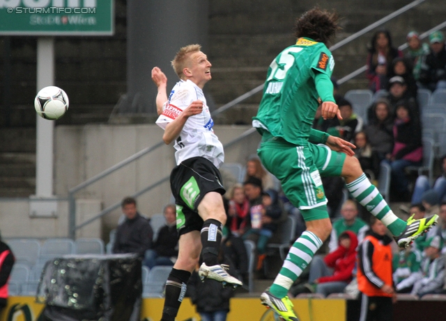 Rapid Wien - Sturm Graz
Oesterreichische Fussball Bundesliga, 31. Runde,  SK Rapid Wien - SK Sturm Graz, Gerhard Hanappi Stadion Wien, 22.04.2012. 

Foto zeigt Matthias Koch (Sturm) und Dominik Wydra (Rapid)
