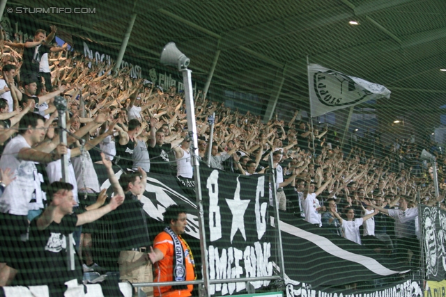 Sturm Graz - Kapfenberg
Oesterreichische Fussball Bundesliga, 32. Runde,  SK Sturm Graz - Kapfenberger SV 1919, Stadion Liebenau Graz, 28.04.2012. 

Foto zeigt Fans von Sturm
