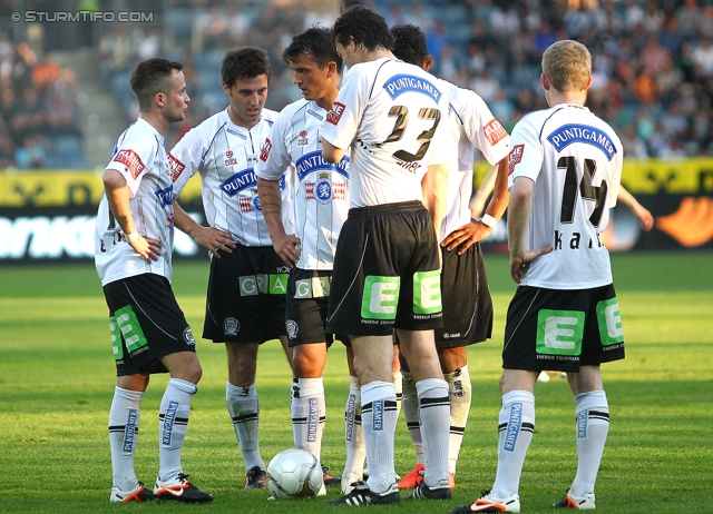 Sturm Graz - Kapfenberg
Oesterreichische Fussball Bundesliga, 32. Runde,  SK Sturm Graz - Kapfenberger SV 1919, Stadion Liebenau Graz, 28.04.2012. 

Foto zeigt Christian Klem (Sturm), Joachim Standfest (Sturm), Haris Bukva (Sturm), Thomas Burgstaller (Sturm) und Florian Kainz (Sturm)
Schlüsselwörter: diskussion