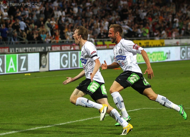 Sturm Graz - Kapfenberg
Oesterreichische Fussball Bundesliga, 32. Runde,  SK Sturm Graz - Kapfenberger SV 1919, Stadion Liebenau Graz, 28.04.2012. 

Foto zeigt Andreas Hoelzl (Sturm) und Martin Ehrenreich (Sturm)
Schlüsselwörter: torjubel