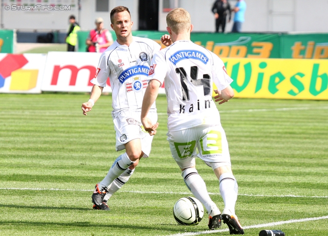 Wr. Neustadt - Sturm Graz
Oesterreichische Fussball Bundesliga, 33. Runde,  SC Wiener Neustadt - SK Sturm Graz, Stadion Wiener Neustadt, 05.05.2012. 

Foto zeigt Christian Klem (Sturm) und Florian Kainz (Sturm)
