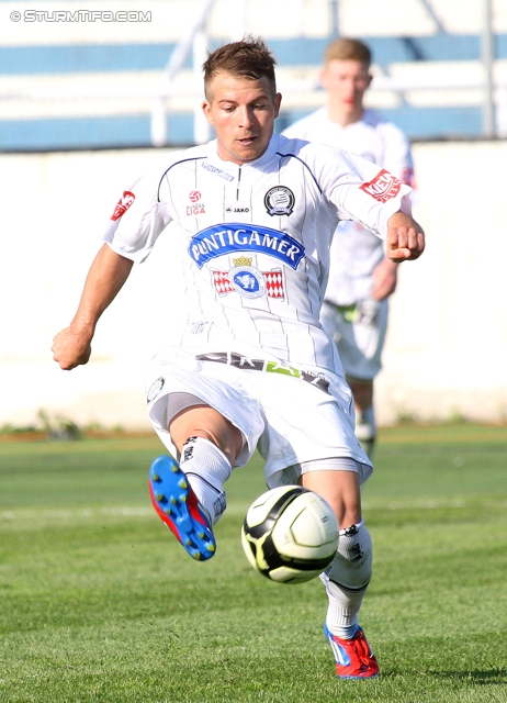 Wr. Neustadt - Sturm Graz
Oesterreichische Fussball Bundesliga, 33. Runde,  SC Wiener Neustadt - SK Sturm Graz, Stadion Wiener Neustadt, 05.05.2012. 

Foto zeigt Christoph Kroepfl (Sturm)
