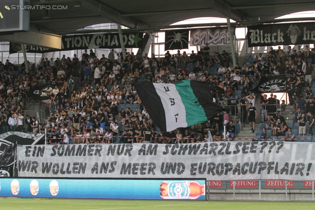 Sturm Graz - Admira
Oesterreichische Fussball Bundesliga, 34. Runde,  SK Sturm Graz - FC Admira, Stadion Liebenau Graz, 10.05.2012. 

Foto zeigt Fans von Sturm mit einem Spruchband
