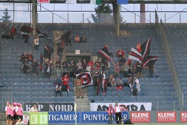 Sturm Graz - Admira
Oesterreichische Fussball Bundesliga, 34. Runde,  SK Sturm Graz - FC Admira, Stadion Liebenau Graz, 10.05.2012. 

Foto zeigt Fans der Admira
