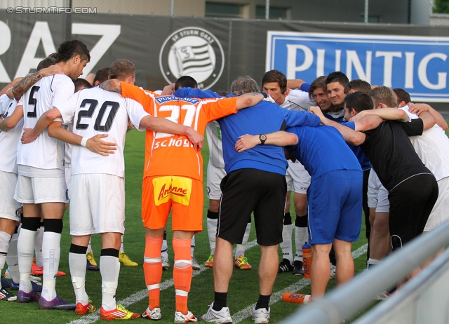 Sturm Amateure - Leoben
Regionalliga Mitte, 26. Runde,  Sturm Graz Amateure - DSV Leoben, Trainingszentrum Messendorf, 11.05.2012. 

Foto zeigt die Mannschaft der Sturm Amateure
