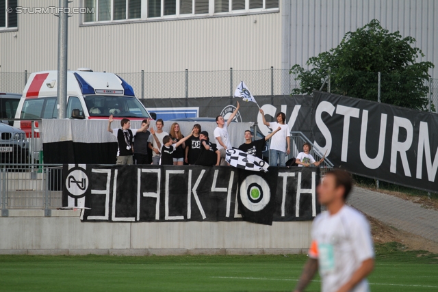 Sturm Amateure - Leoben
Regionalliga Mitte, 26. Runde,  Sturm Graz Amateure - DSV Leoben, Trainingszentrum Messendorf, 11.05.2012. 

Foto zeigt Fans der Sturm Amateure
