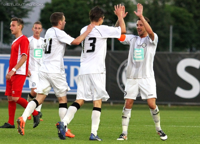 Sturm Amateure - Leoben
Regionalliga Mitte, 26. Runde,  Sturm Graz Amateure - DSV Leoben, Trainingszentrum Messendorf, 11.05.2012. 

Foto zeigt David Schloffer (Sturm Amateure), Reinhold Ranftl (Sturm Amateure) und Philipp Huetter (Sturm Amateure)
Schlüsselwörter: torjubel