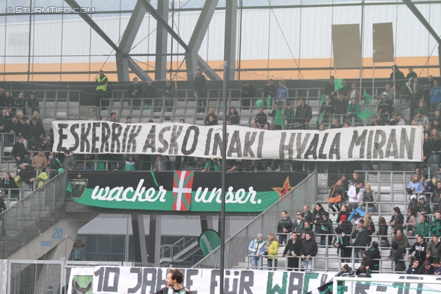 Innsbruck - Sturm Graz
Oesterreichische Fussball Bundesliga, 35. Runde,  Wacker Innsbruck - SK Sturm Graz, Tivoli Stadion Innsbruck, 13.05.2012. 

Foto zeigt Fans von Wacker Innsbruck mit einem Spruchband
