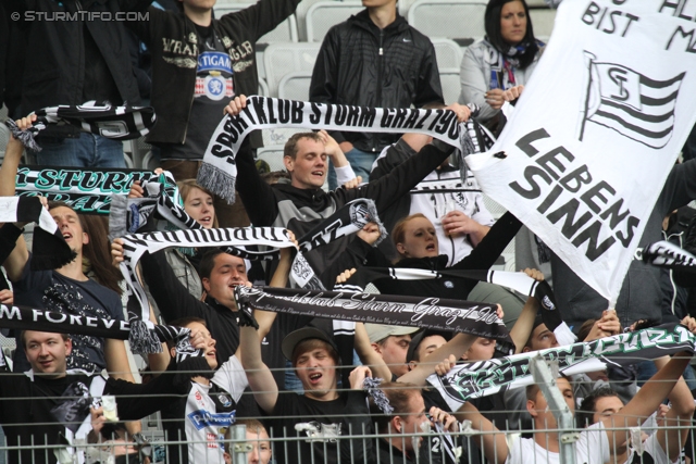 Innsbruck - Sturm Graz
Oesterreichische Fussball Bundesliga, 35. Runde,  Wacker Innsbruck - SK Sturm Graz, Tivoli Stadion Innsbruck, 13.05.2012. 

Foto zeigt Fans von Sturm
