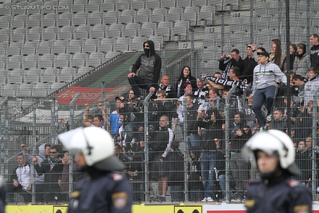 Innsbruck - Sturm Graz
Oesterreichische Fussball Bundesliga, 35. Runde,  Wacker Innsbruck - SK Sturm Graz, Tivoli Stadion Innsbruck, 13.05.2012. 

Foto zeigt Fans von Sturm
