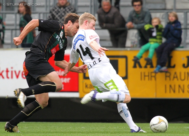 Innsbruck - Sturm Graz
Oesterreichische Fussball Bundesliga, 35. Runde,  Wacker Innsbruck - SK Sturm Graz, Tivoli Stadion Innsbruck, 13.05.2012. 

Foto zeigt Inaki Bea Jauregui (Innsbruck) und Florian Kainz (Sturm)
