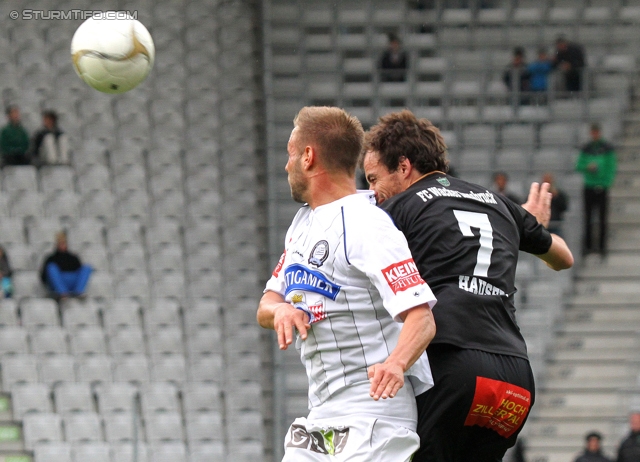 Innsbruck - Sturm Graz
Oesterreichische Fussball Bundesliga, 35. Runde,  Wacker Innsbruck - SK Sturm Graz, Tivoli Stadion Innsbruck, 13.05.2012. 

Foto zeigt Martin Ehrenreich (Sturm) und Alexander Hauser (Innsbruck)
Schlüsselwörter: kopfball