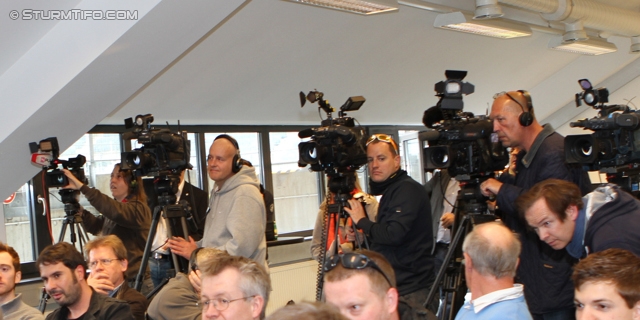 Pressekonferenz Sturm Graz
Oesterreichische Fussball Bundesliga, SK Sturm Graz Pressekonferenz, Stadion Liebenau Graz, 16.05.2012.

Foto zeigt Journalisten
