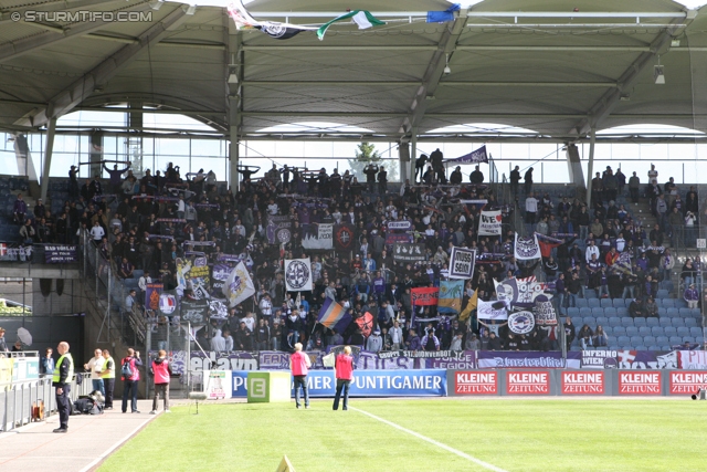 Sturm Graz - Austria Wien
Oesterreichische Fussball Bundesliga, 36. Runde,  SK Sturm Graz - FK Austria Wien, Stadion Liebenau Graz, 17.05.2012. 

Foto zeigt Fans von Austria Wien
