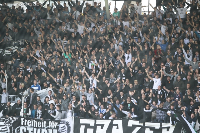 Sturm Graz - Austria Wien
Oesterreichische Fussball Bundesliga, 36. Runde,  SK Sturm Graz - FK Austria Wien, Stadion Liebenau Graz, 17.05.2012. 

Foto zeigt Fans von Sturm
