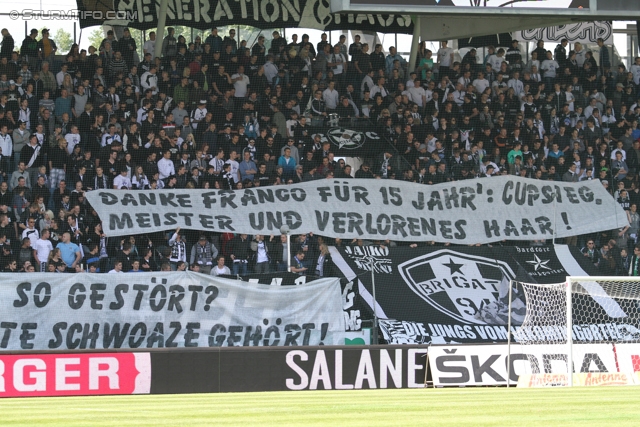 Sturm Graz - Austria Wien
Oesterreichische Fussball Bundesliga, 36. Runde,  SK Sturm Graz - FK Austria Wien, Stadion Liebenau Graz, 17.05.2012. 

Foto zeigt Fans von Sturm mit einem Spruchband
