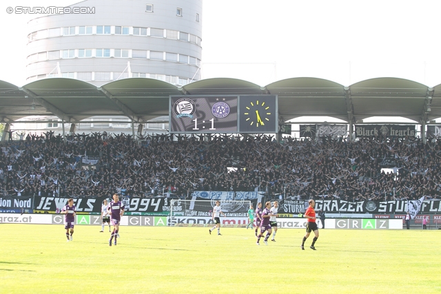 Sturm Graz - Austria Wien
Oesterreichische Fussball Bundesliga, 36. Runde,  SK Sturm Graz - FK Austria Wien, Stadion Liebenau Graz, 17.05.2012. 

Foto zeigt Fans von Sturm
