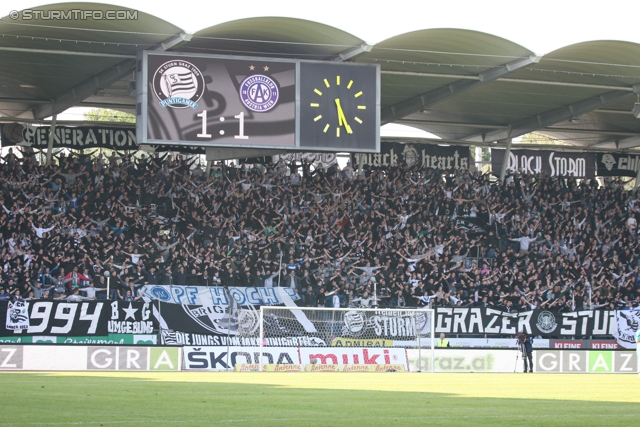 Sturm Graz - Austria Wien
Oesterreichische Fussball Bundesliga, 36. Runde,  SK Sturm Graz - FK Austria Wien, Stadion Liebenau Graz, 17.05.2012. 

Foto zeigt Fans von Sturm
