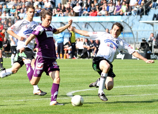 Sturm Graz - Austria Wien
Oesterreichische Fussball Bundesliga, 36. Runde,  SK Sturm Graz - FK Austria Wien, Stadion Liebenau Graz, 17.05.2012. 

Foto zeigt Roland Linz (Austria) und Thomas Burgstaller (Sturm)
