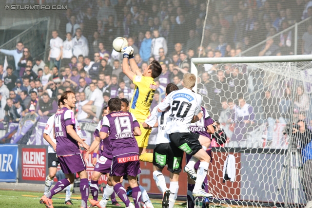 Sturm Graz - Austria Wien
Oesterreichische Fussball Bundesliga, 36. Runde,  SK Sturm Graz - FK Austria Wien, Stadion Liebenau Graz, 17.05.2012. 

Foto zeigt Marko Stankovic (Austria) und Matthias Koch (Sturm)
