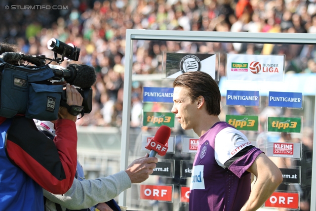 Sturm Graz - Austria Wien
Oesterreichische Fussball Bundesliga, 36. Runde,  SK Sturm Graz - FK Austria Wien, Stadion Liebenau Graz, 17.05.2012. 

Foto zeigt Roland Linz (Austria) beim Interview
