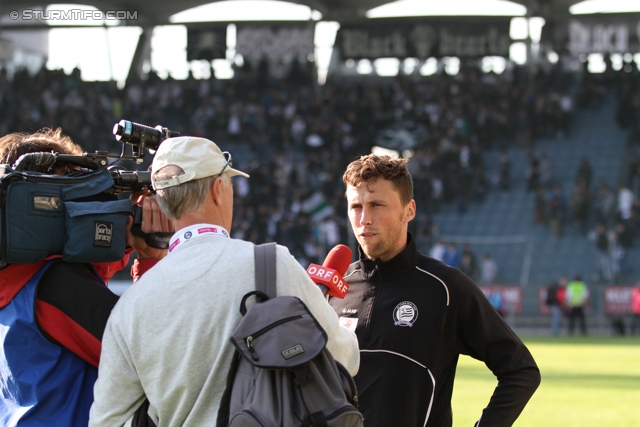 Sturm Graz - Austria Wien
Oesterreichische Fussball Bundesliga, 36. Runde,  SK Sturm Graz - FK Austria Wien, Stadion Liebenau Graz, 17.05.2012. 

Foto zeigt Christian Gratzei (Sturm) beim Interview
