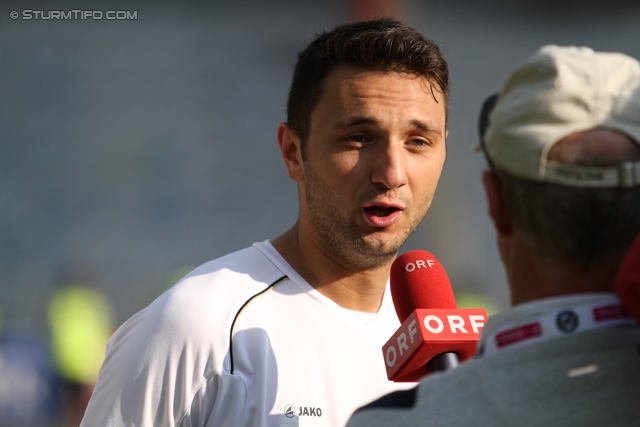 Sturm Graz - Austria Wien
Oesterreichische Fussball Bundesliga, 36. Runde,  SK Sturm Graz - FK Austria Wien, Stadion Liebenau Graz, 17.05.2012. 

Foto zeigt Darko Bodul (Sturm) beim Interview
