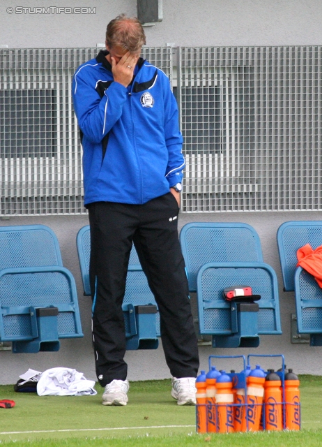 Sturm Amateure - Vorwaerts Steyr
Regionalliga Mitte, 30. Runde,  Sturm Graz Amateure - SK Vorwaerts Steyr, Sportstadion Kalsdorf, 01.06.2012. 

Foto zeigt Markus Schopp (Cheftrainer Sturm Amateure)
Schlüsselwörter: nachdenklich