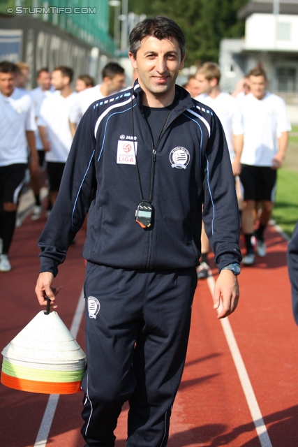 Sturm Graz Trainingsauftakt
Oesterreichische Fussball Bundesliga,SK  Sturm Graz Trainingsauftakt, Trainingszentrum Messendorf, 06.06.2012. 

Foto zeigt Ayhan Tumani (Co-Trainer Sturm)
