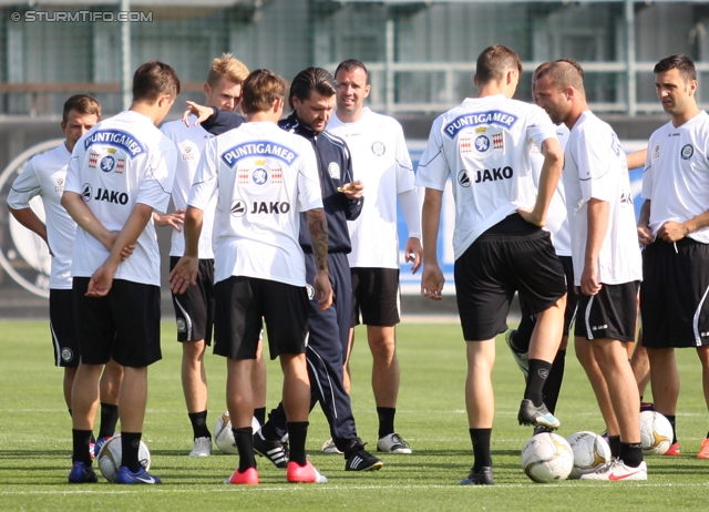 Sturm Graz Trainingsauftakt
Oesterreichische Fussball Bundesliga,SK  Sturm Graz Trainingsauftakt, Trainingszentrum Messendorf, 06.06.2012. 

Foto zeigt die Mannschaft von Sturm
