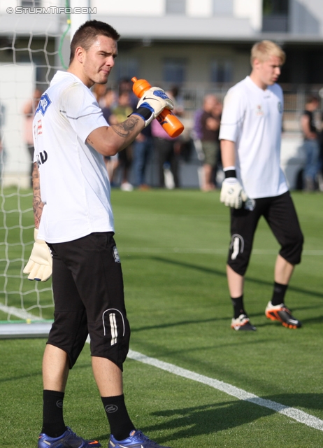 Sturm Graz Trainingsauftakt
Oesterreichische Fussball Bundesliga,SK  Sturm Graz Trainingsauftakt, Trainingszentrum Messendorf, 06.06.2012. 

Foto zeigt Florian Schoegl (Sturm) und Lukas Waltl (Sturm)
