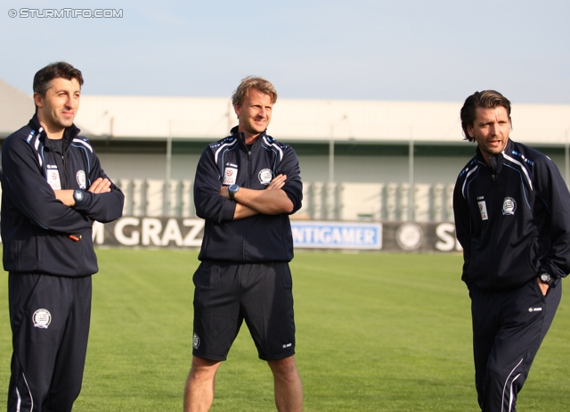 Sturm Graz Trainingsauftakt
Oesterreichische Fussball Bundesliga,SK  Sturm Graz Trainingsauftakt, Trainingszentrum Messendorf, 06.06.2012. 

Foto zeigt Ayhan Tumani (Co-Trainer Sturm), Markus Schopp (Cheftrainer Sturm Amateure) und Peter Hyballa (Cheftrainer Sturm)
