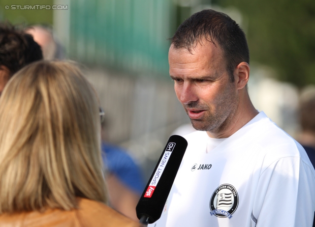 Sturm Graz Trainingsauftakt
Oesterreichische Fussball Bundesliga,SK  Sturm Graz Trainingsauftakt, Trainingszentrum Messendorf, 06.06.2012. 

Foto zeigt Mario Haas (Sturm) beim Interview
