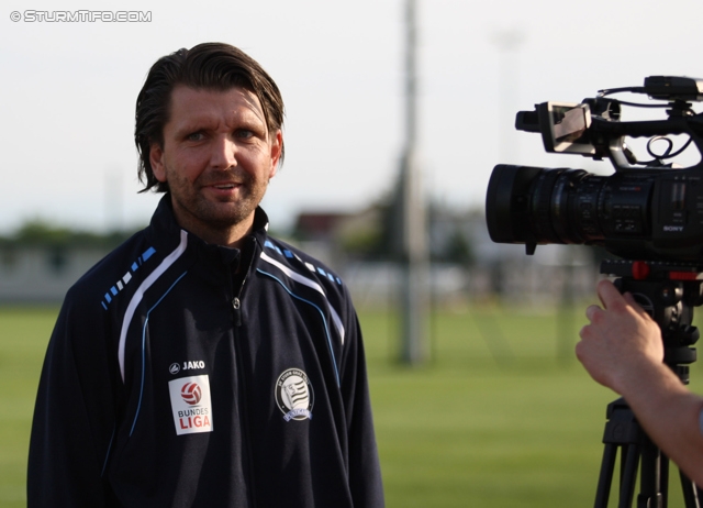 Sturm Graz Trainingsauftakt
Oesterreichische Fussball Bundesliga,SK  Sturm Graz Trainingsauftakt, Trainingszentrum Messendorf, 06.06.2012. 

Foto zeigt Peter Hyballa (Cheftrainer Sturm)
