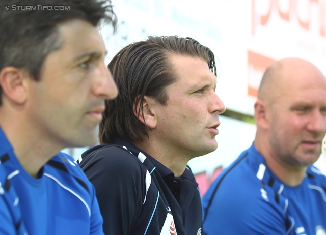 St. Margarethen - Sturm Graz
Testspiel, SC St. Margarethen a. d. Raab - SK Sturm Graz, Edi-Glieder-Stadion St. Margarethen a. d. Raab, 17.06.2012. 

Foto zeigt Ayhan Tumani (Co-Trainer Sturm), Peter Hyballa (Cheftrainer Sturm) und Kazimierz Sidorczuk (Tormanntrainer Sturm)
