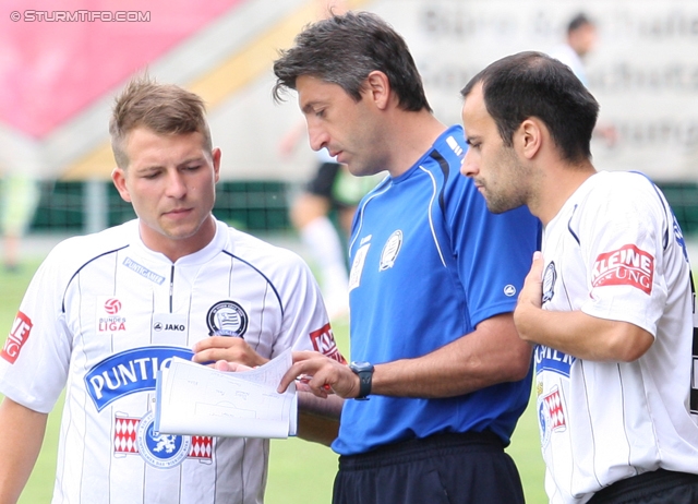 Sturm Graz - Metalurg Donezk
Testspiel, SK Sturm Graz - Metalurg Donezk, Sporzentrum Unterpremstaetten, 23.06.2012. 

Foto zeigt Christoph Kroepfl (Sturm), Ayhan Tumani (Co-Trainer Sturm) und Leonhard Kaufmann (Sturm)
