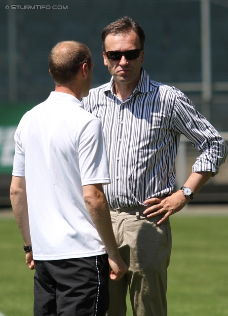 Sturm Graz Ankick 2012
Oesterreichische Fussball Bundesliga, SK Sturm Graz Ankick 2012, Stadion Liebenau Graz, 07.07.2012.

Foto zeigt Mario Karner (Cheftrainer Sturm Maedchen) und Christian Jauk (Praesident Sturm)
